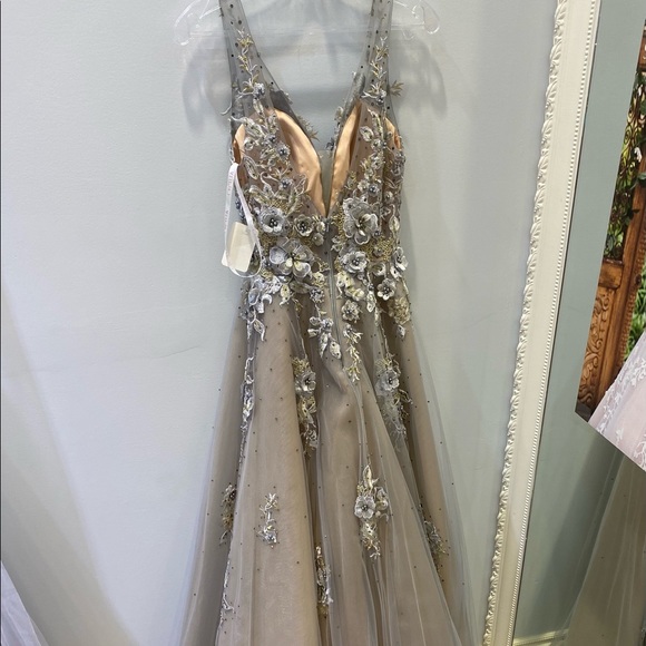 Cecilia Couture Gown - Picture 4 of 5